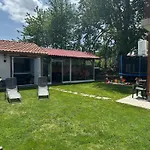 падалото Villa *