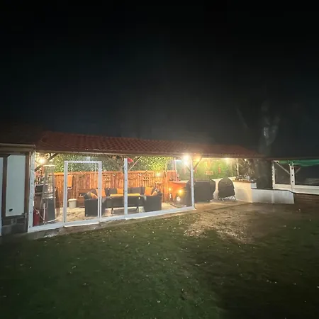 Villa падалото *